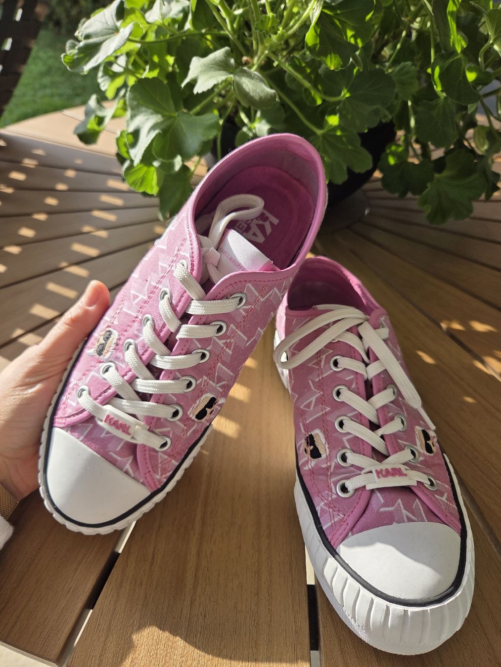 Karl Lagerfeld Damenschuhe: Karl Lagerfeld Sneaker Rosa Grösse 37 – Gebraucht aus Bülach von Recherchieren 5