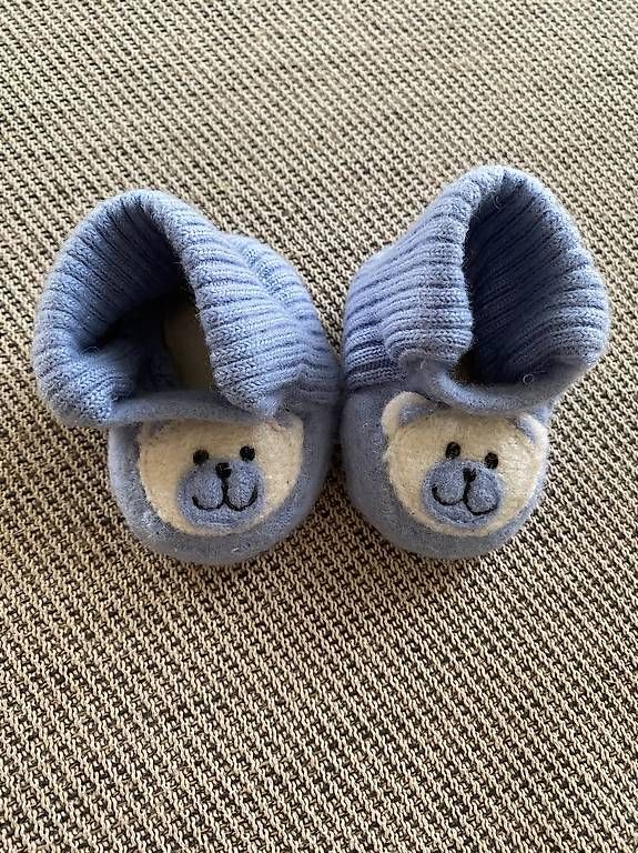 Schuhe für Jungen: Babyschuhe Newborn Wolle  – Gebraucht aus Zürich von emw_cpq8