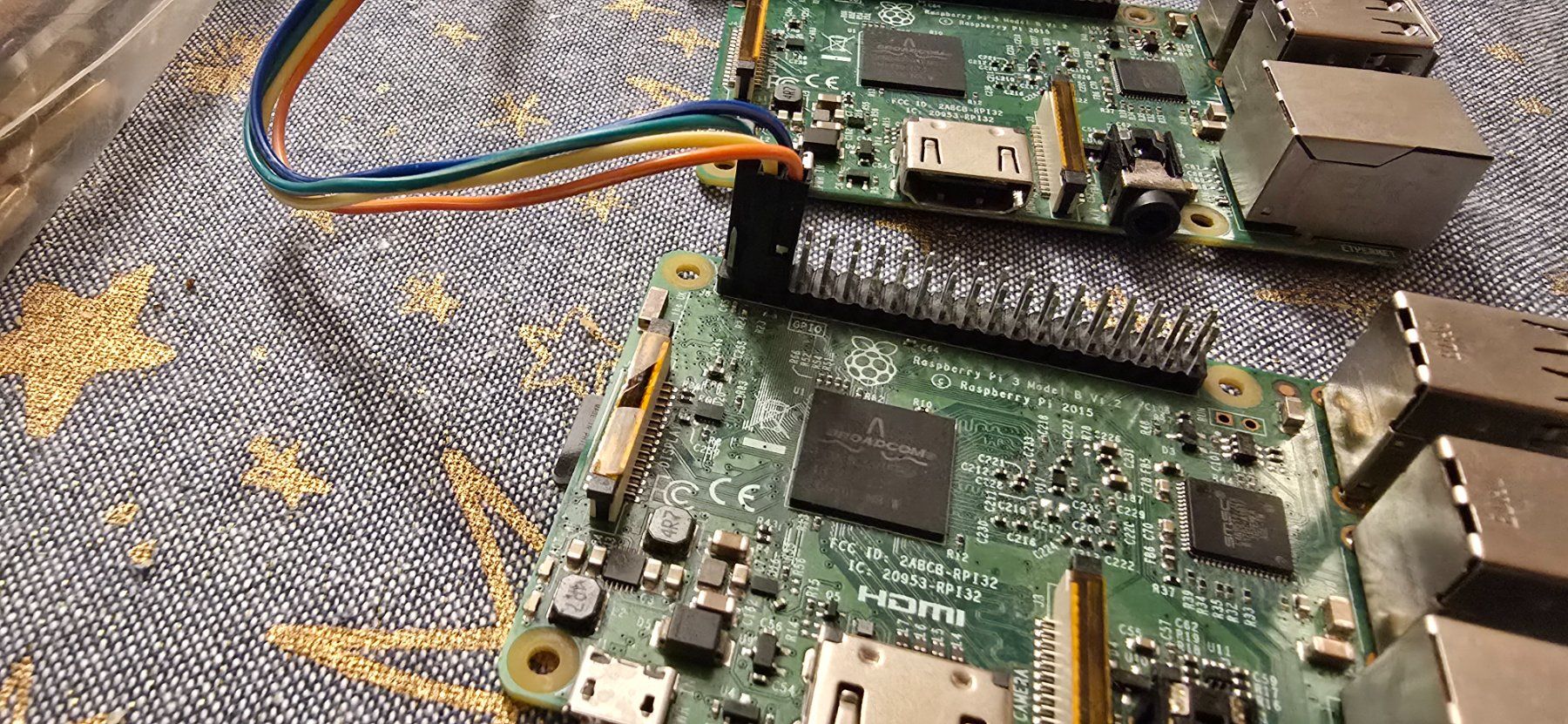 Raspberry Pi PC: 2× Raspberry Pi 3 Model B V1.2 + LCD + Acryl-Gehäsern – Usato da Zürich venduto da yas_7vdk 2