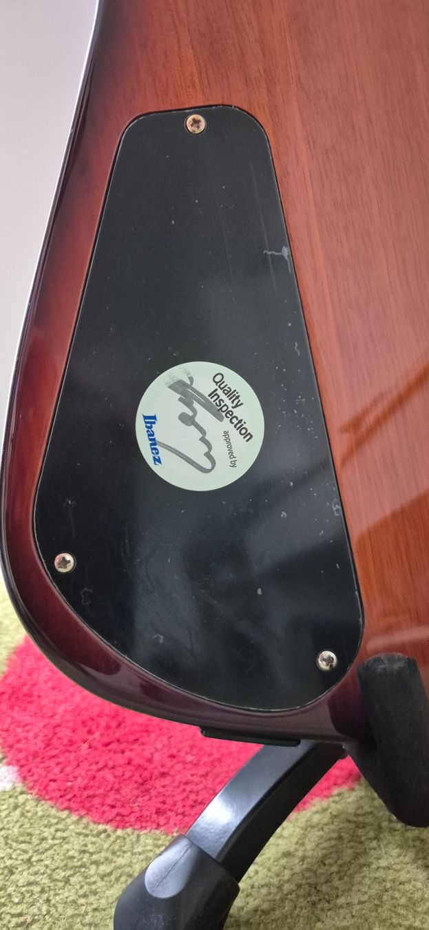 Ibanez Strumenti musicali: Ibanez Iceman Bassgitarre – Usato da Seon venduto da Massacra 7