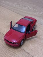 2005 Ford Mustang GT 1:24