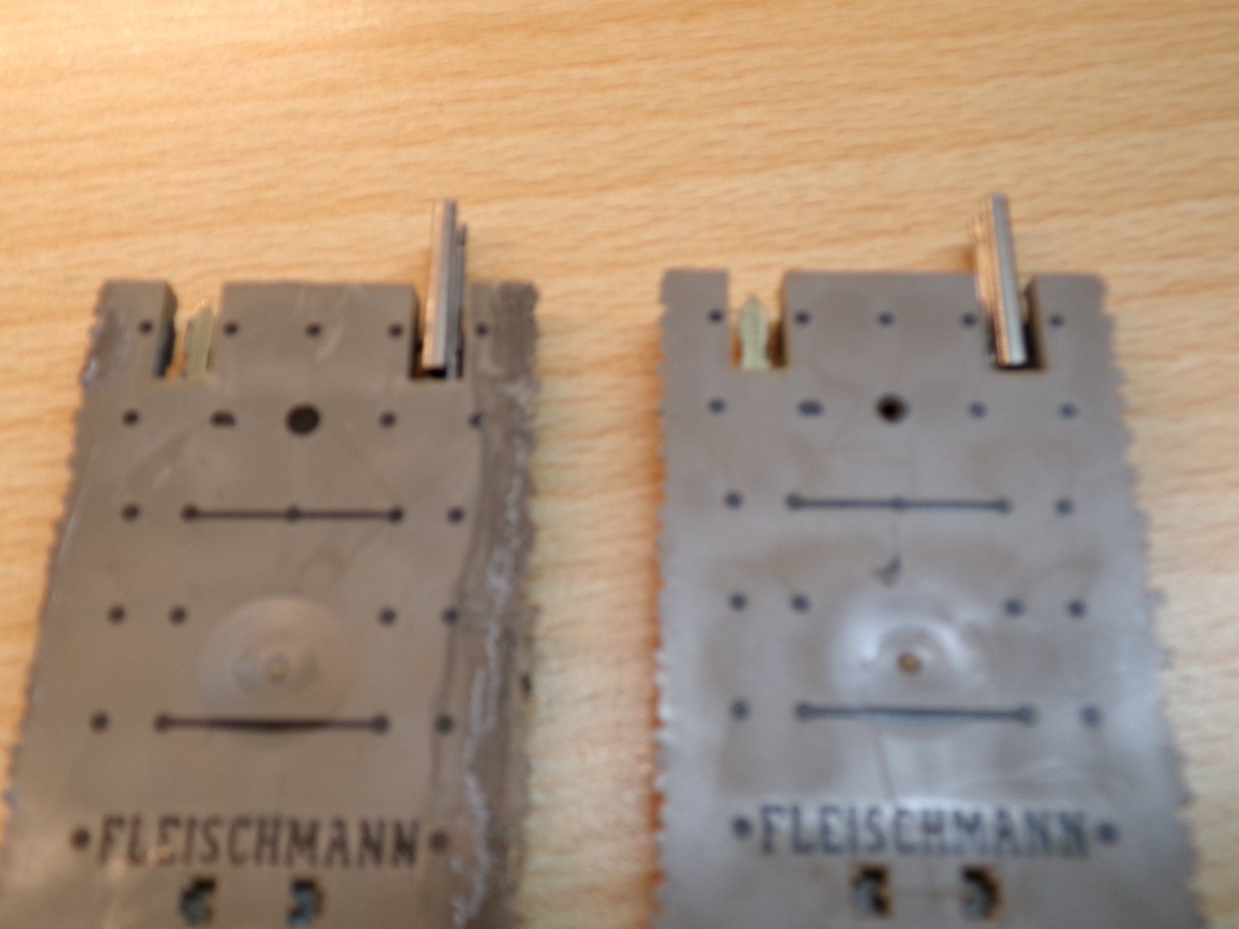 Fleischmann Modellini di ferrovie: Fleischmann H0 Profigleis 2x6103 – Usato da Hombrechtikon venduto da Se9 5
