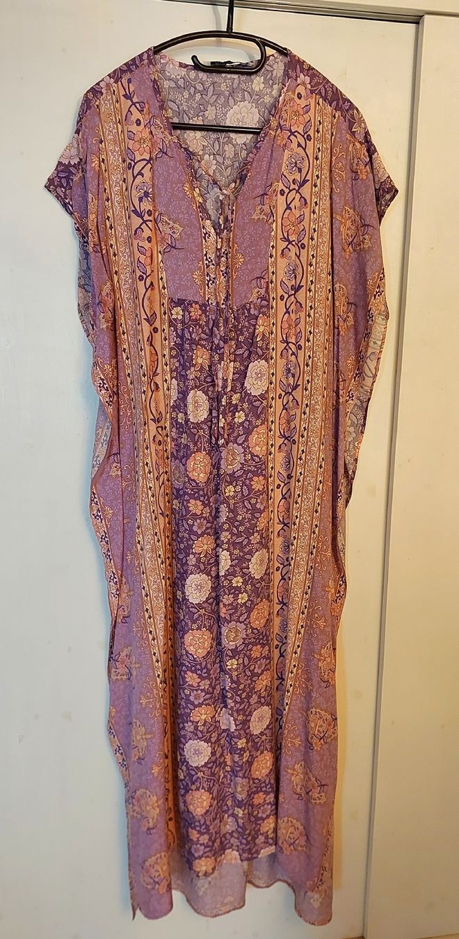 Robes: Oversize Kleid – Neuf (Voir description) à Brunnen par CHOUCHOU.