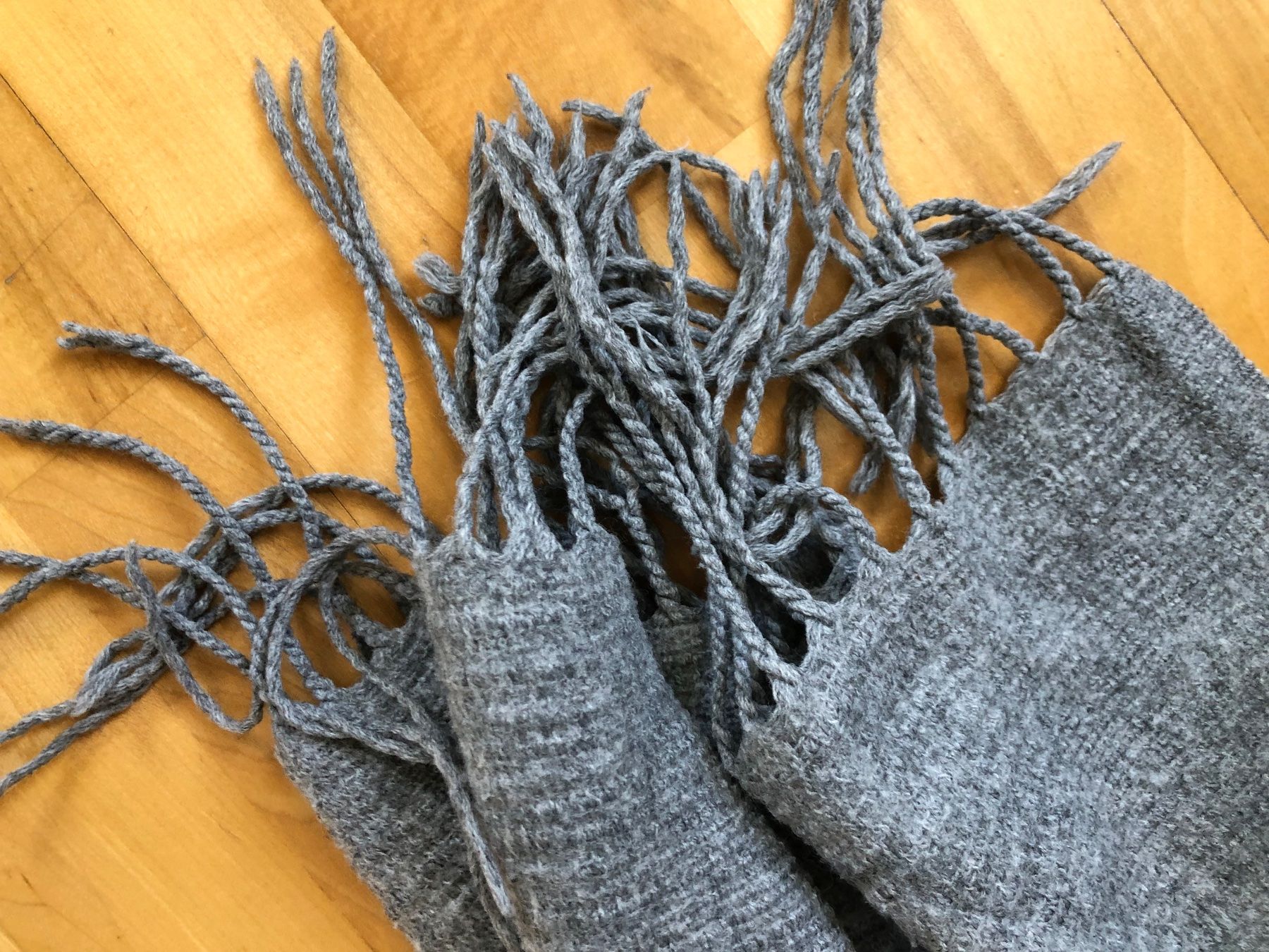 Foulard & Sciarpe: Wollschal grau – Usato da Zürich venduto da stiiiviii 1