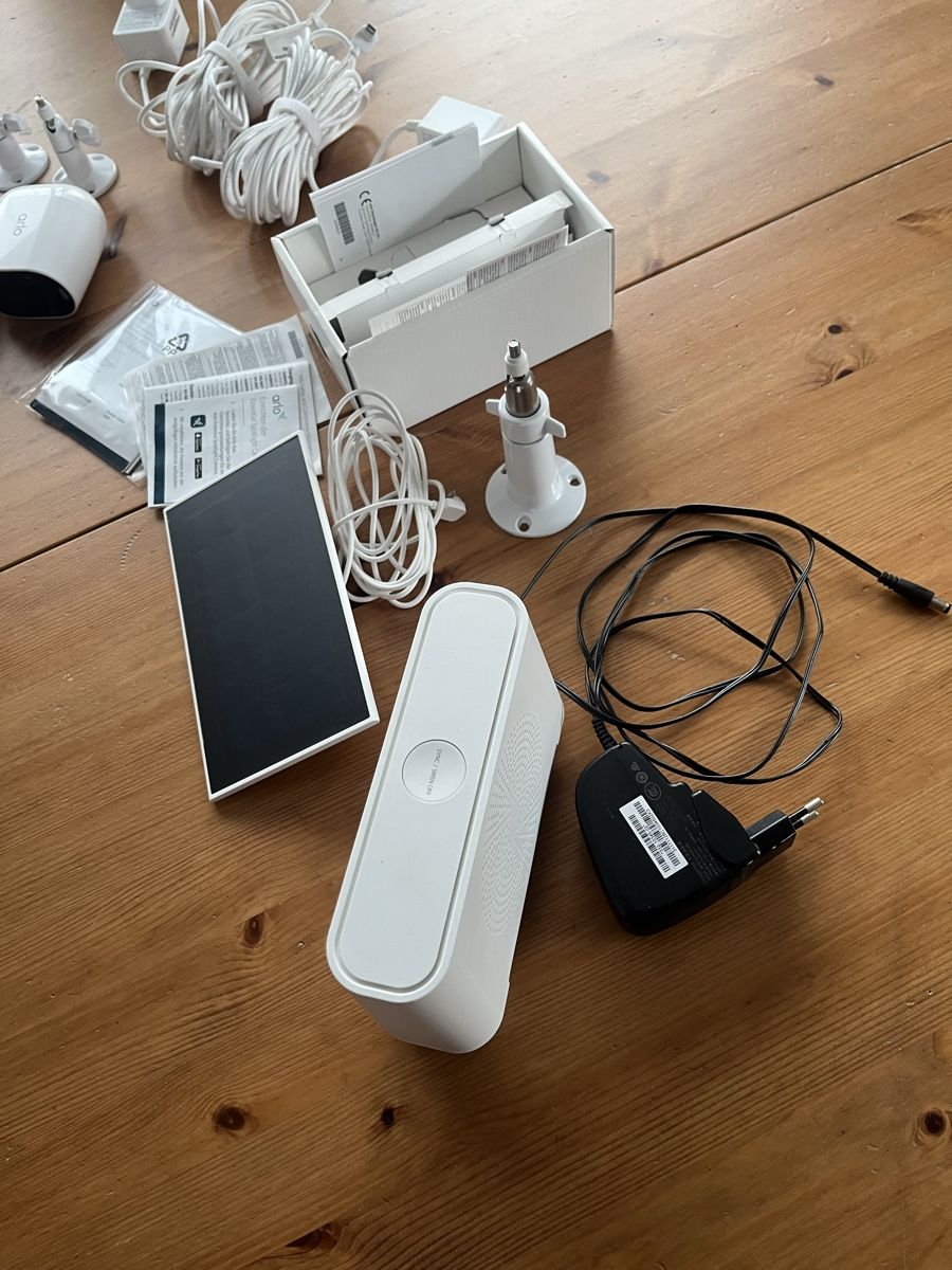 Arlo Sistemi d'allarme: 3Arlo Essentiat Spotlight Kamera – Usato da Bettlach venduto da mehr86 2