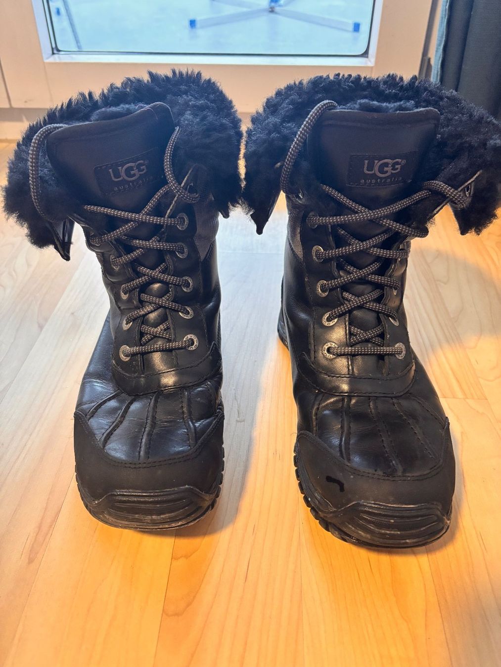Ugg Scarpe da donna: UGG Adirondack Gr. 39 – Usato da Rotkreuz venduto da Bonito77 1