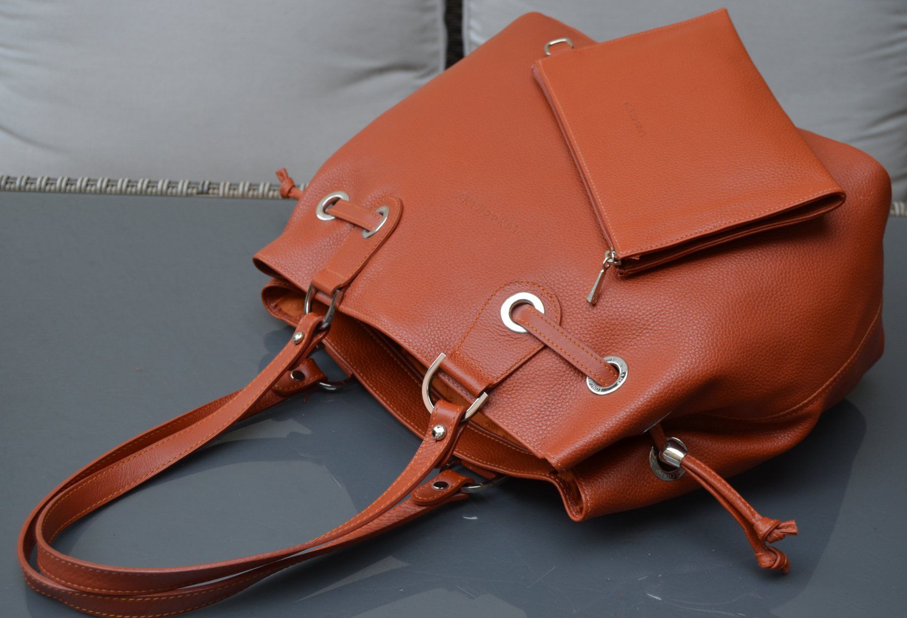 Longchamp Sacs femmes: Longchamp Tasche / sac + pochette – D'occasion à Collonges par Auganien