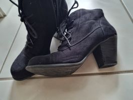 Schwarze Stiefel Grösse 37