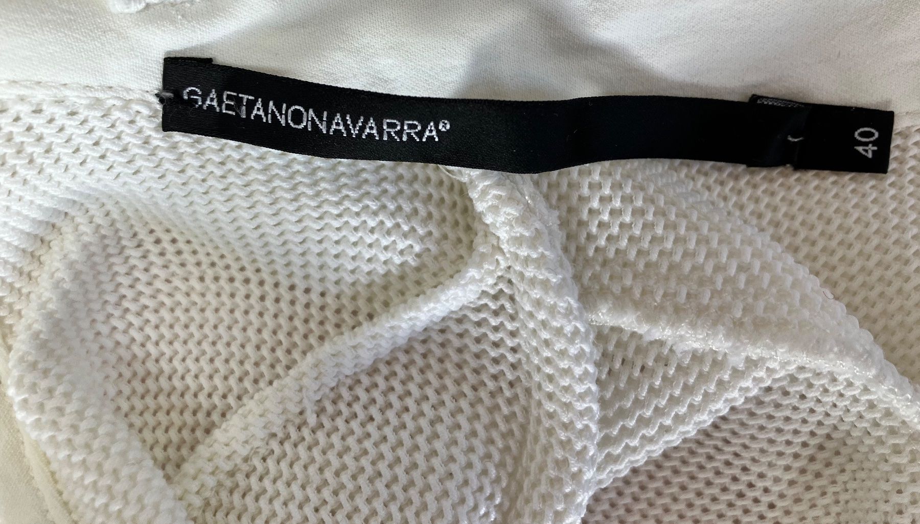 T-shirt: Gaetano Navarra Gr.34 – Usato da Mürren venduto da Ne-le 4