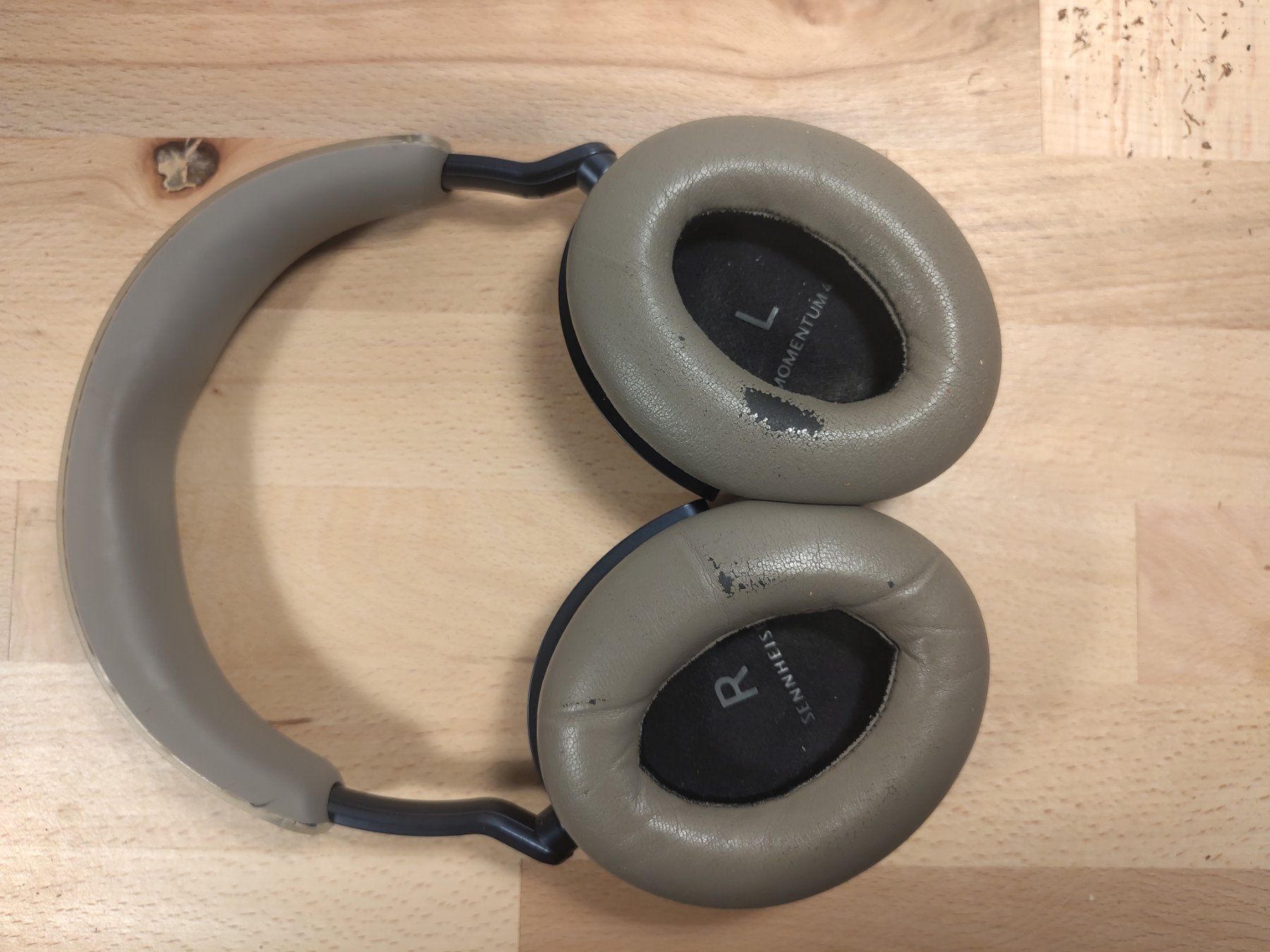 Sennheiser Cuffie: Sennheiser Momentum 4 Wireless Kopfhörer – Usato da Uster venduto da j666 3
