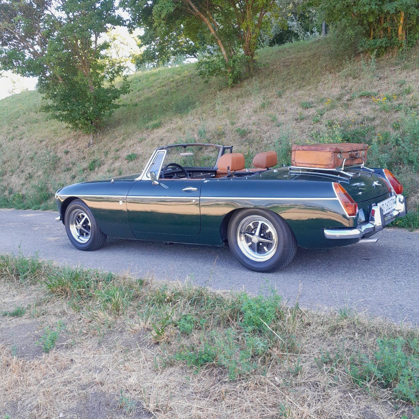 MG Autos: MGB MG B British racing Green en superbe état! – D'occasion à Cuarny par Micro-tracteur 3