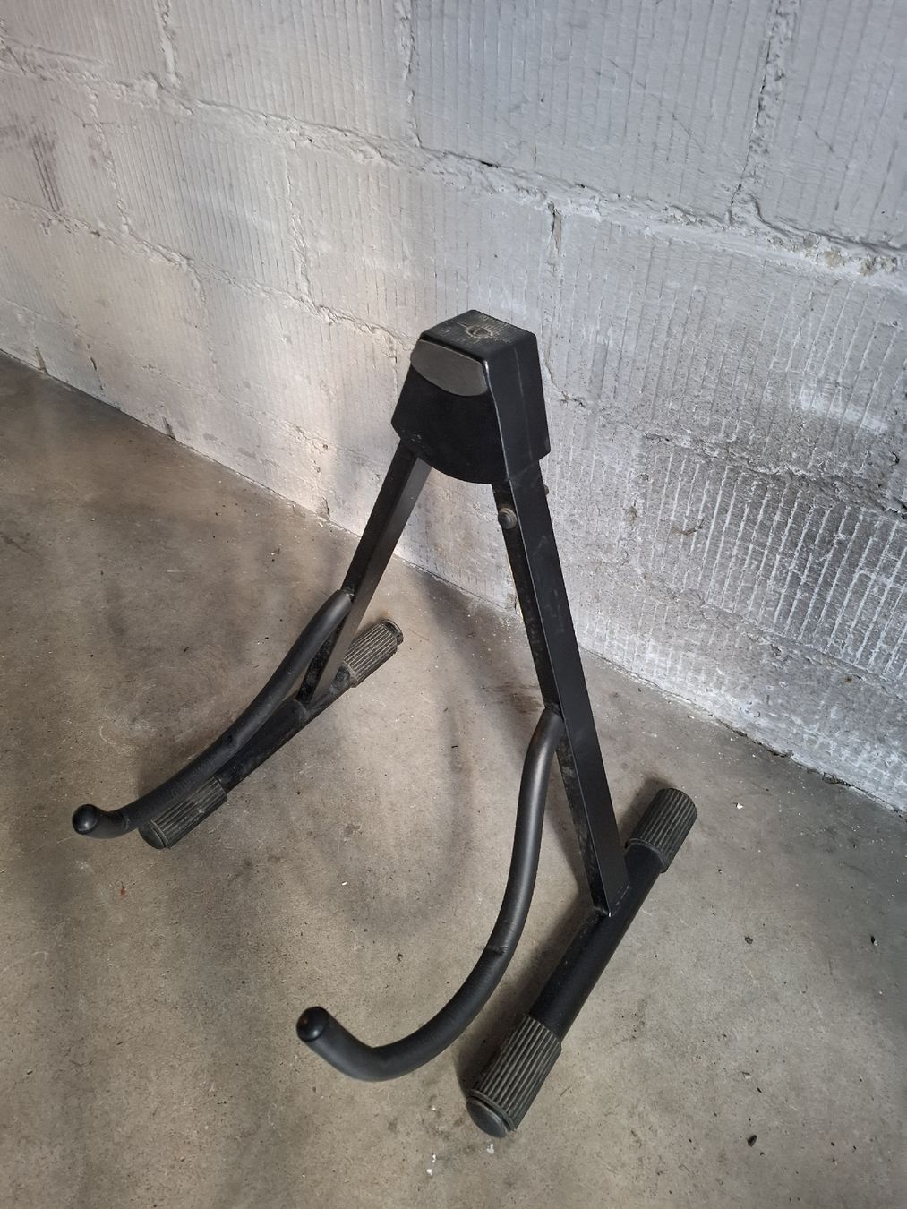 Supports pour instruments & partitions: Gitarrenständer – D'occasion à Meilen par GabsZurich