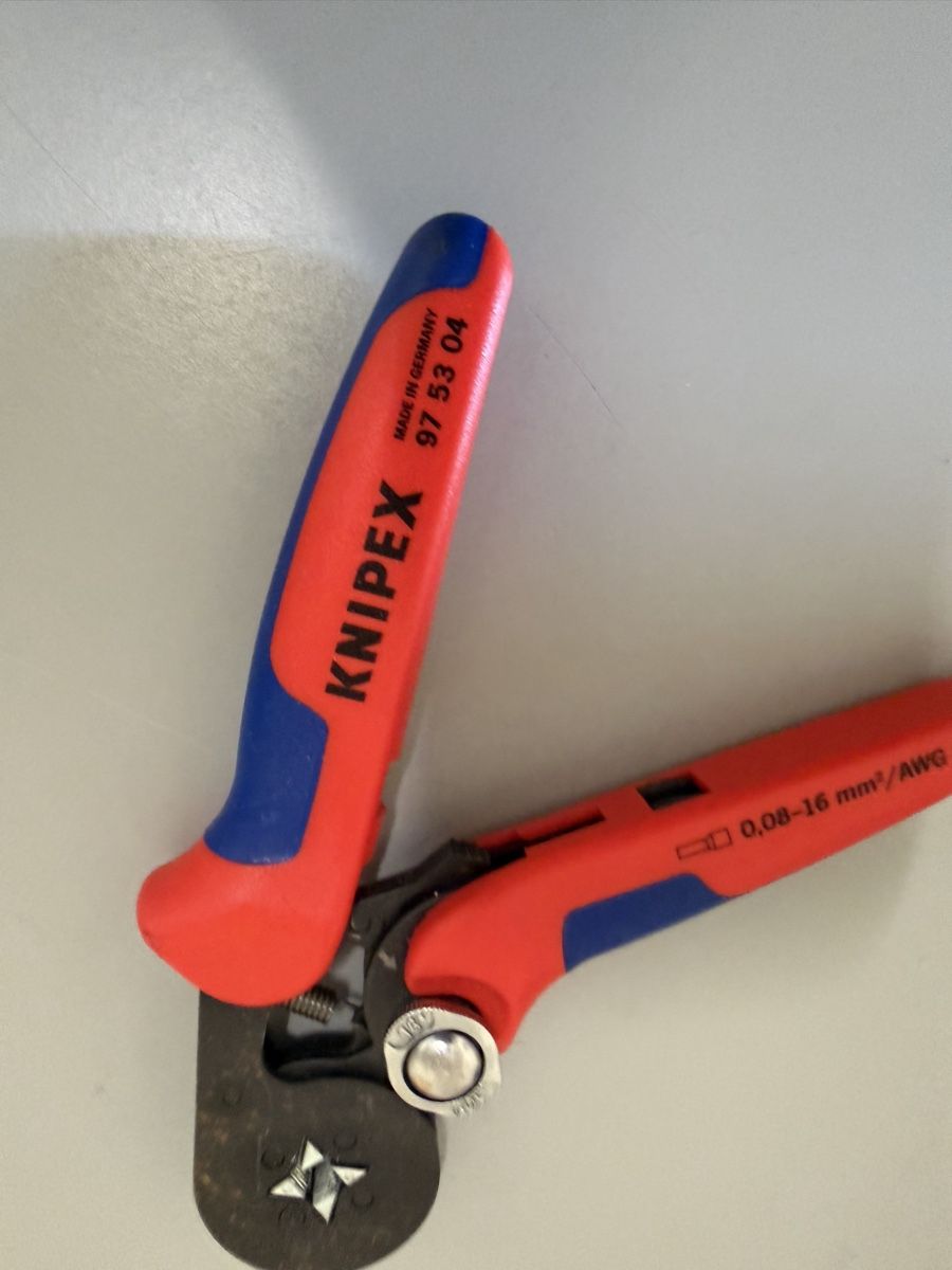 Knipex Tutti gli attrezzi: Knipex Presszange  – Usato da Zürich venduto da papaplatte 2