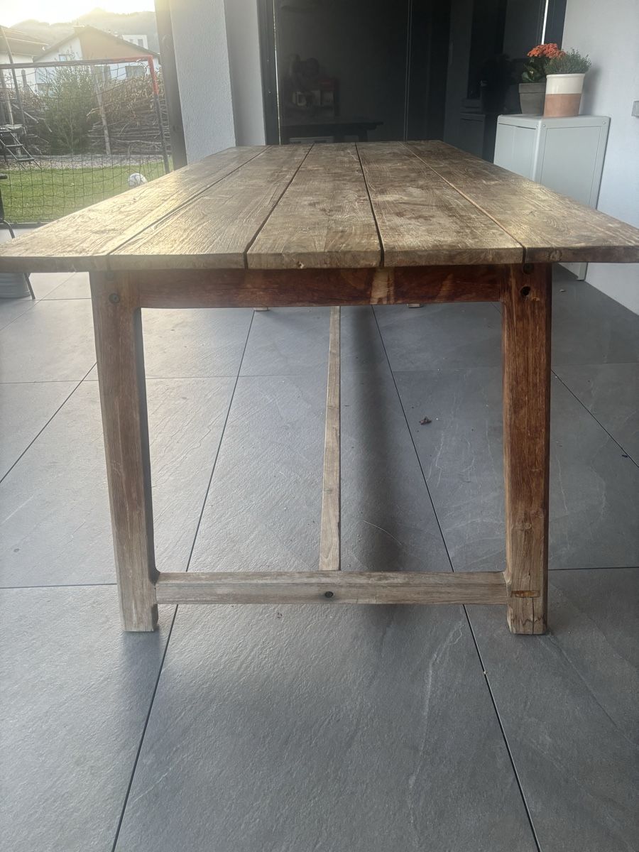 Interio Tavoli: Holztisch INTERIO 235x95 Gebraucht – Usato da Rheineck venduto da Jerome.L 1