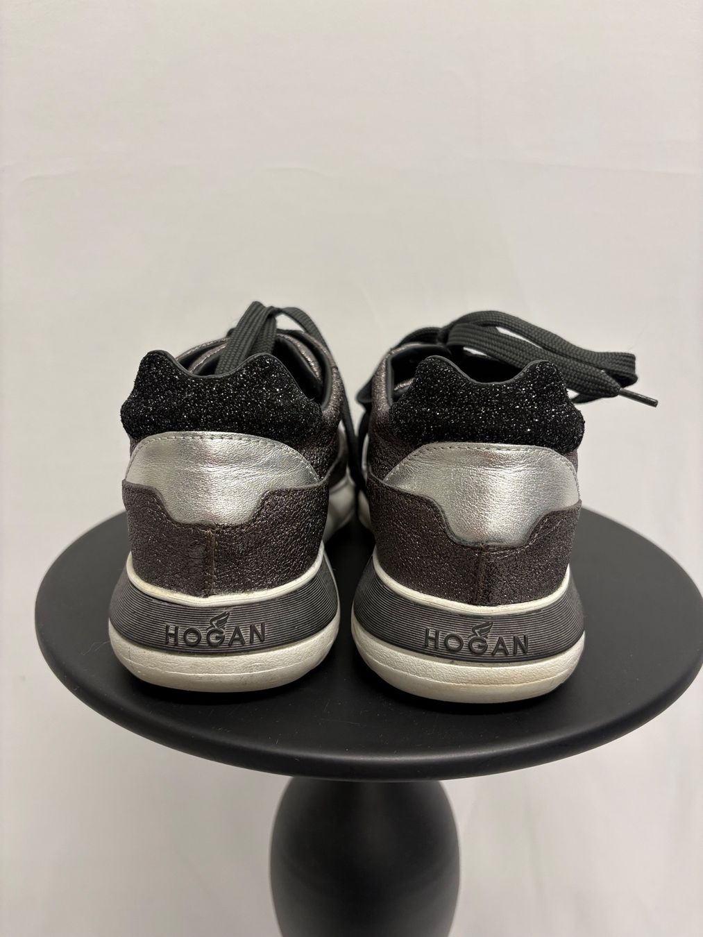 Hogan Damenschuhe: Hogan Sneaker Interactive grau silber Glitzer Gr. 36.5 / 37 – Neu (gemäss Beschreibung) aus Regensdorf von secondchancefashion 4
