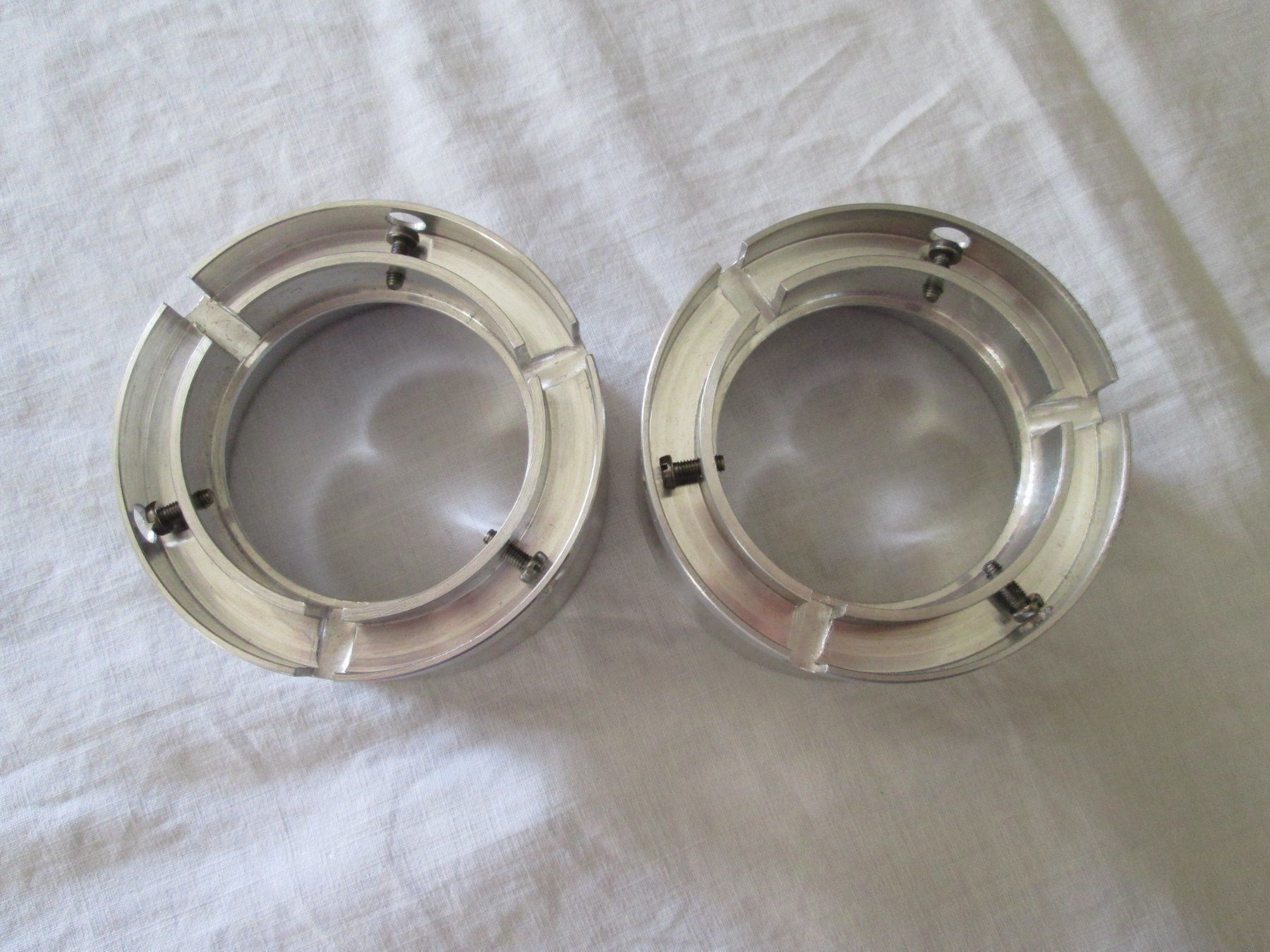 Bandmaschinen: PAIR DE NABS POUR REVOX – Gebraucht aus la Chaux-de-Fonds von Lampe 2