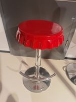 Tabouret de bar rouge forme capsule métal parfait état