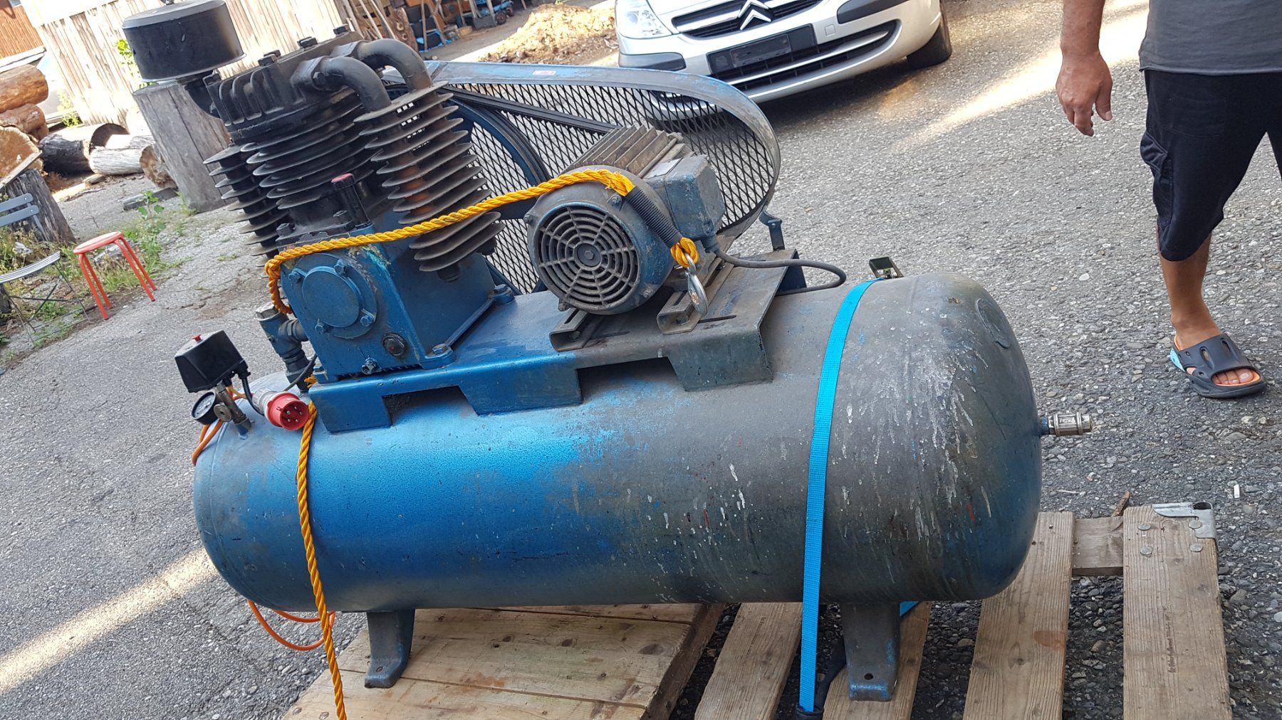 Compresseurs: COMPRESSOR 380V – D'occasion à Biel / bienne par Sarouch9 8