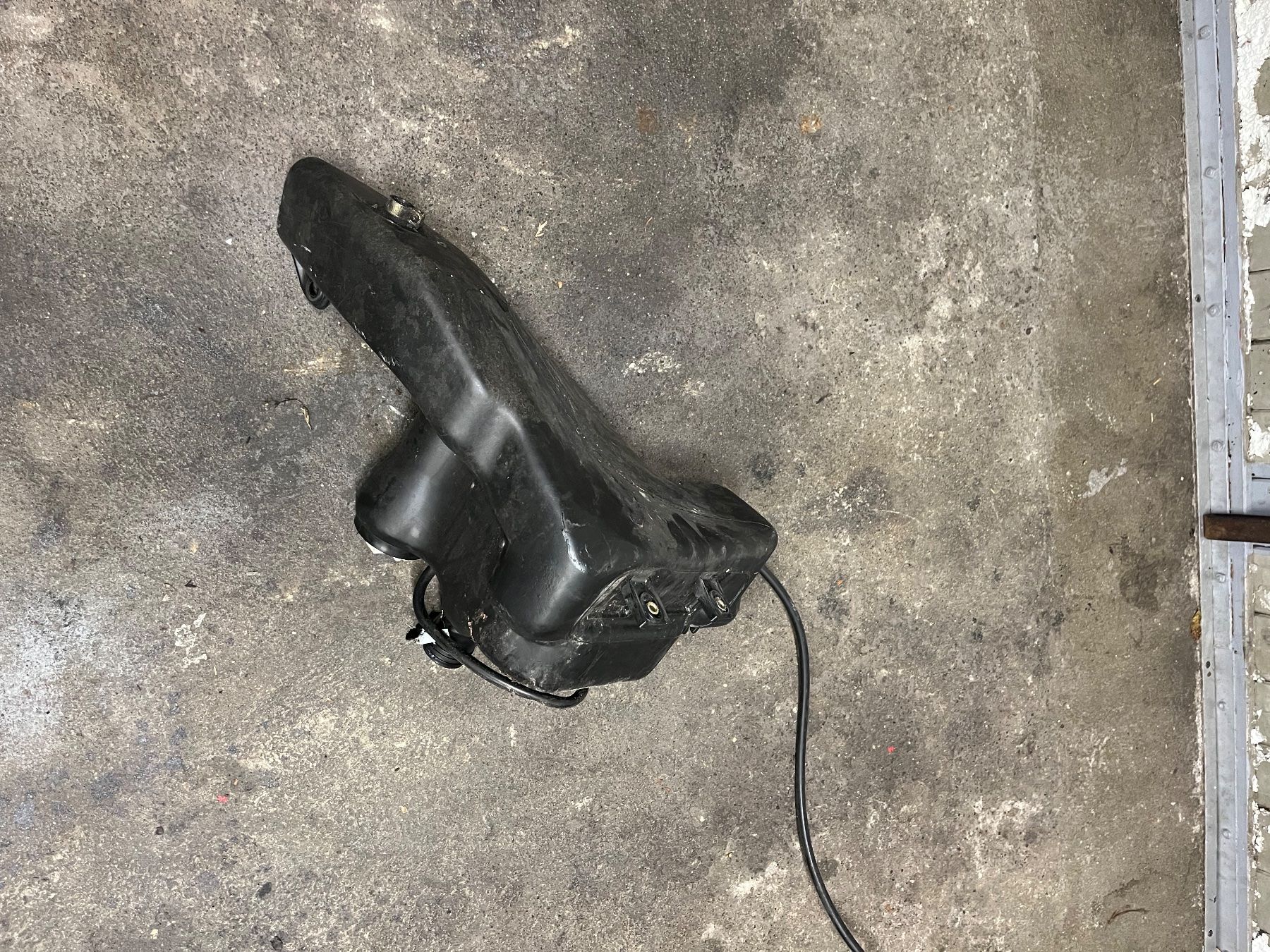 Piaggio Tutti i ricambio per moto: Piaggio fly Tank – Usato da Bonstetten venduto da Civic_09 1