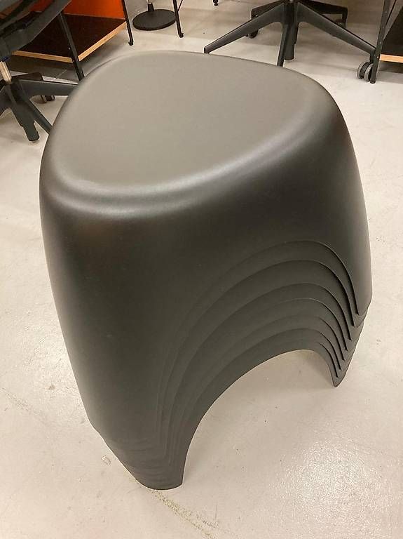 Tabourets: 6x Vitra Elephant Stool by Sori Yanagi – D'occasion à Urdorf par Kuoni2002 1
