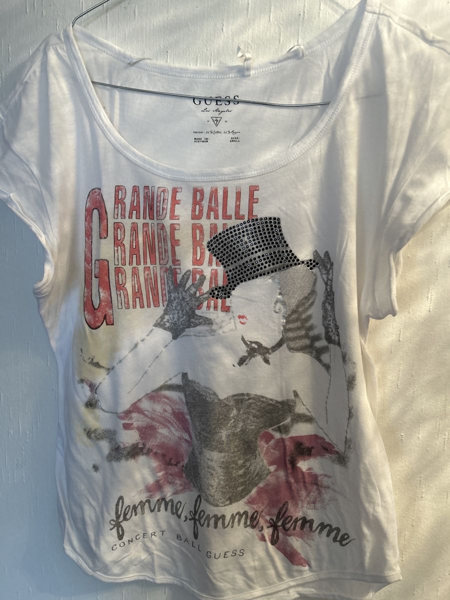 Guess Top: Guess – Nuovo (secondo la descrizione) da Pully venduto da Kalissa