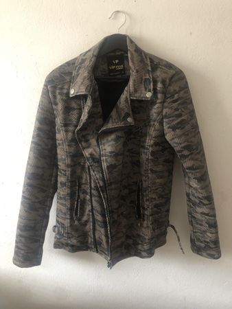 Elegante Camouflash Schlangenhaut Jacke