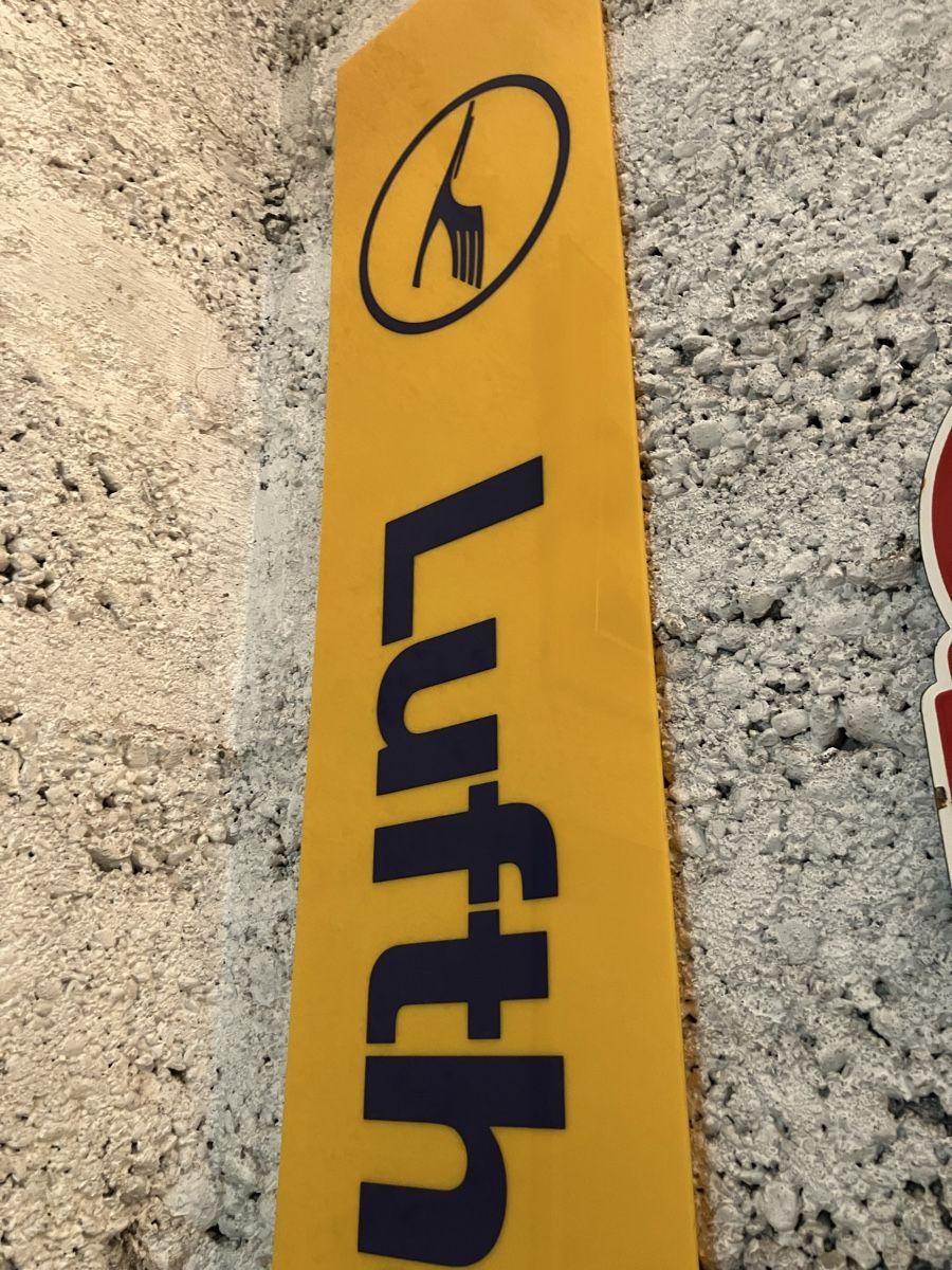 Lufthansa Insegne: Lufthansa 1.5 Metre Plexi Reklame Schild – Usato da Zürich venduto da Classic_Collection_Zurich 1