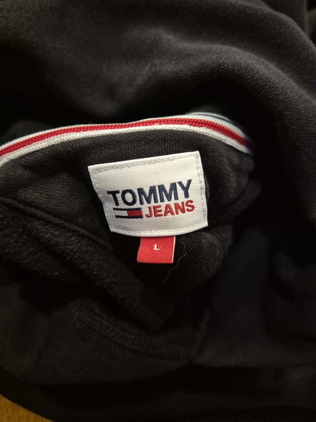 Tommy Hilfiger Pullover & Sweatshirts: Tommy Jeans Pullover schwarz Groesse L gebraucht – Gebraucht aus Wolfhalden von cel_p6dq 1