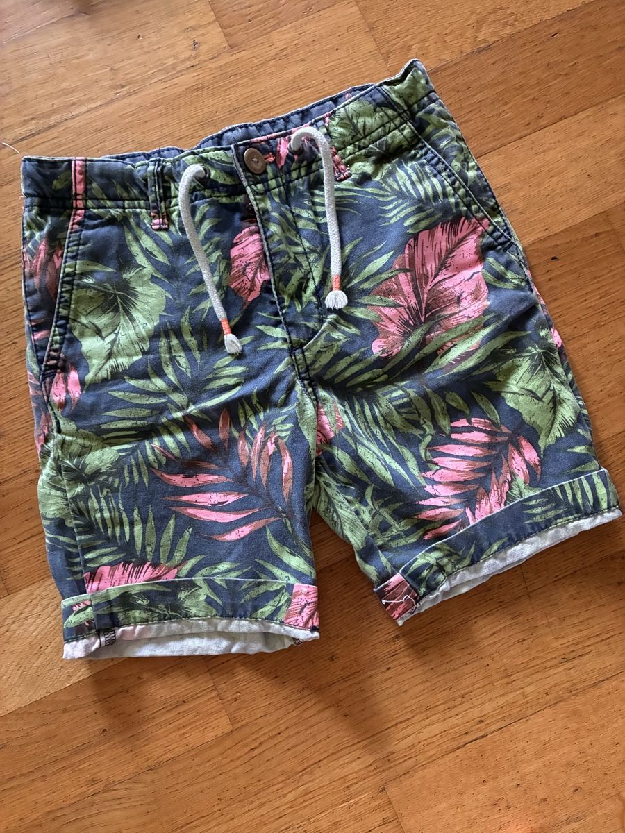 H&M Pantaloni: Schöne Shorts Gr. 122, H&M – Usato da richterswil venduto da lunamarie001
