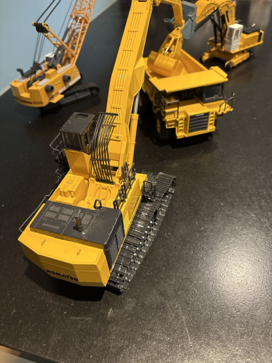 Escavatori: Modellbagger Liebherr, Komatsu, Siku – Usato da Staffelbach venduto da Cherry4 3