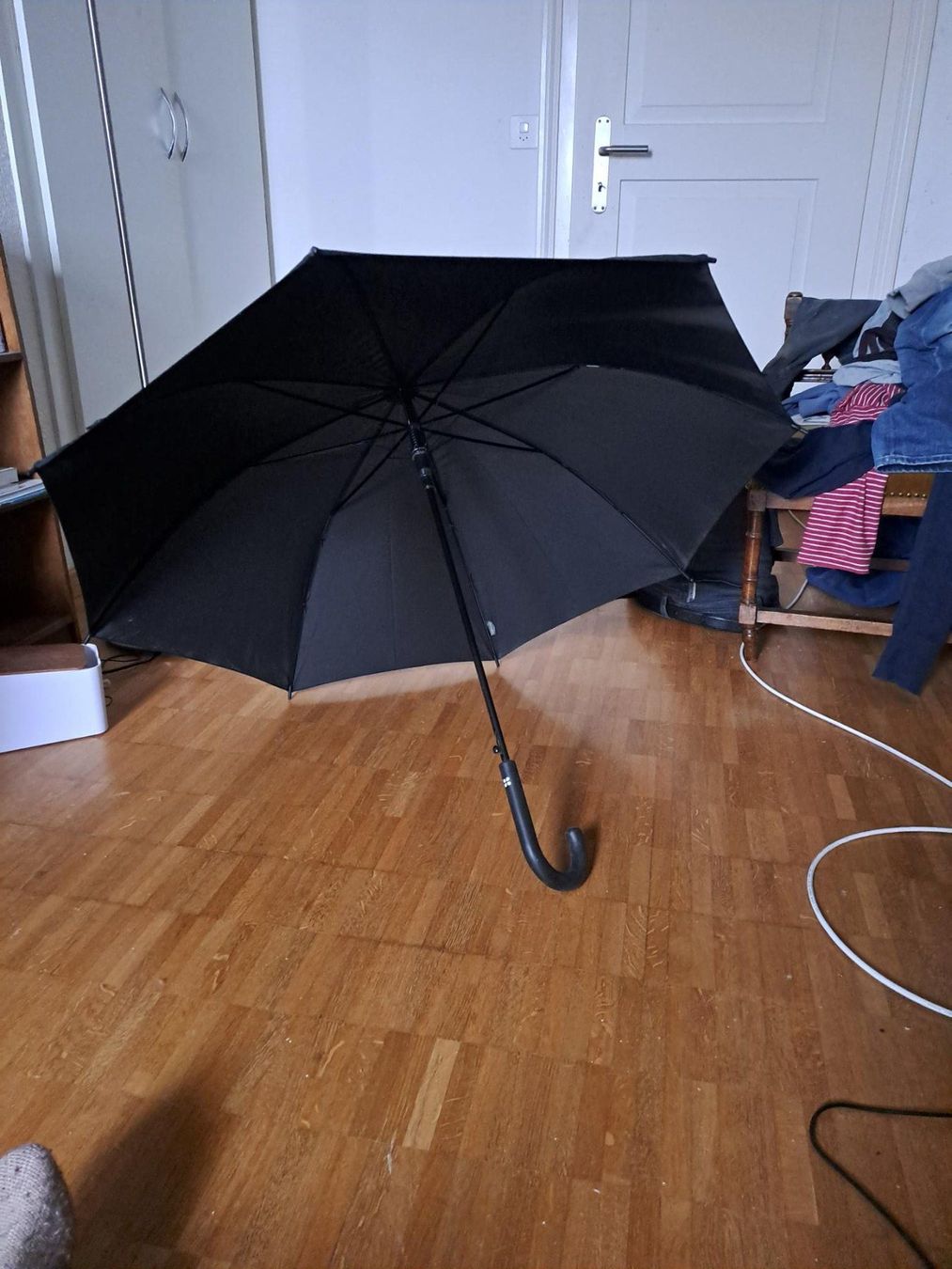 Regenschirme: Drei schöne Regenschirme – Gebraucht aus Zürich von leachim321 1