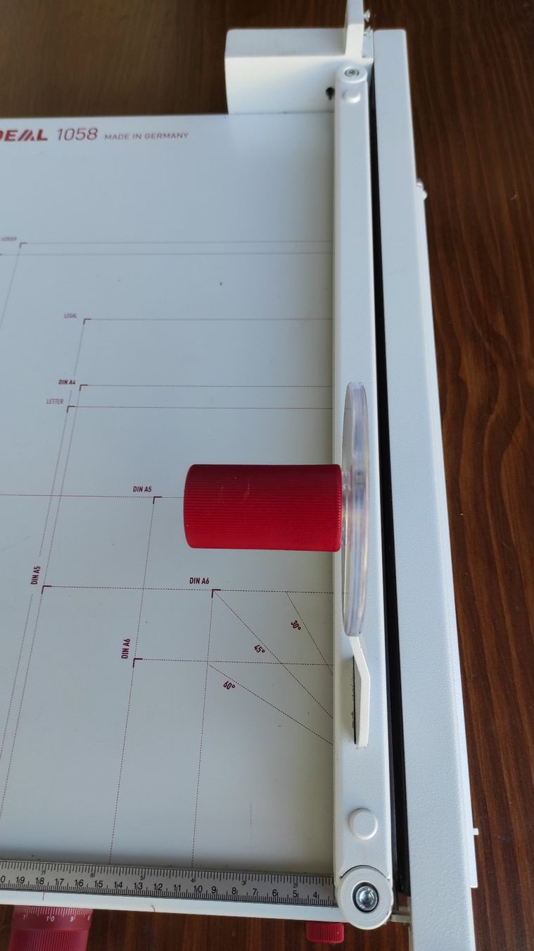 Tutti gli attrezzi: Papierscheidemaschine IDEAL 1058 – Usato da Romanshorn venduto da Mosro 4