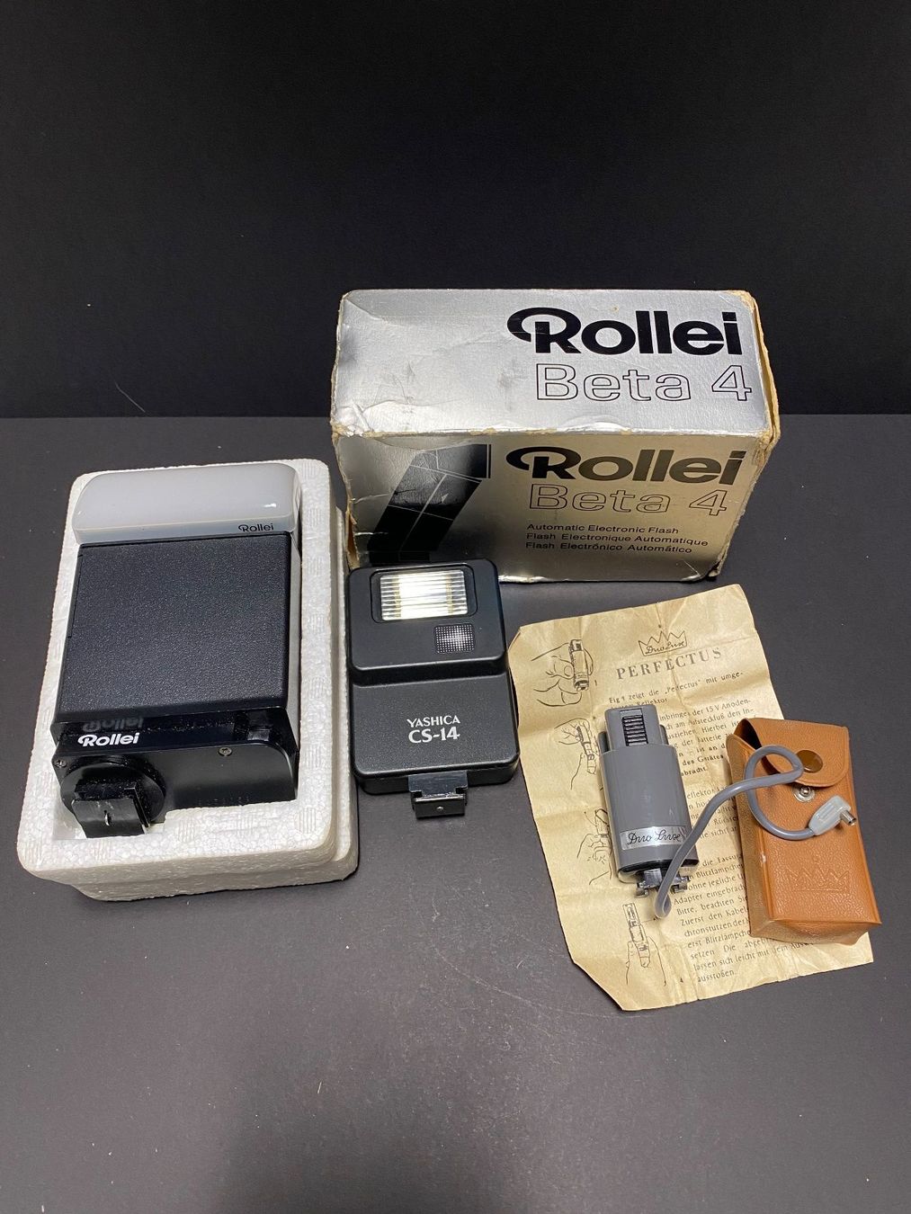 Rollei Kamera: Lot de flash Rollei, yashica, prefectus – Gebraucht aus Sion von ROBY_ROBY_ROBY