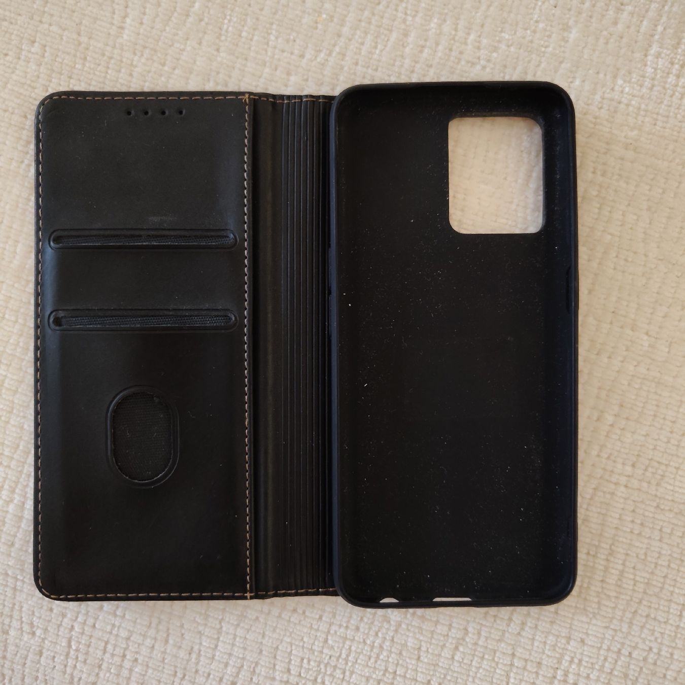Covers & Schutzfolien: four Realme Pro 9 – Gebraucht aus Bernex von mauribello 1