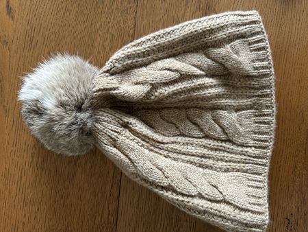 Warm Winter Hat with Fur Pompom, Brown, Cable Knit 🧶