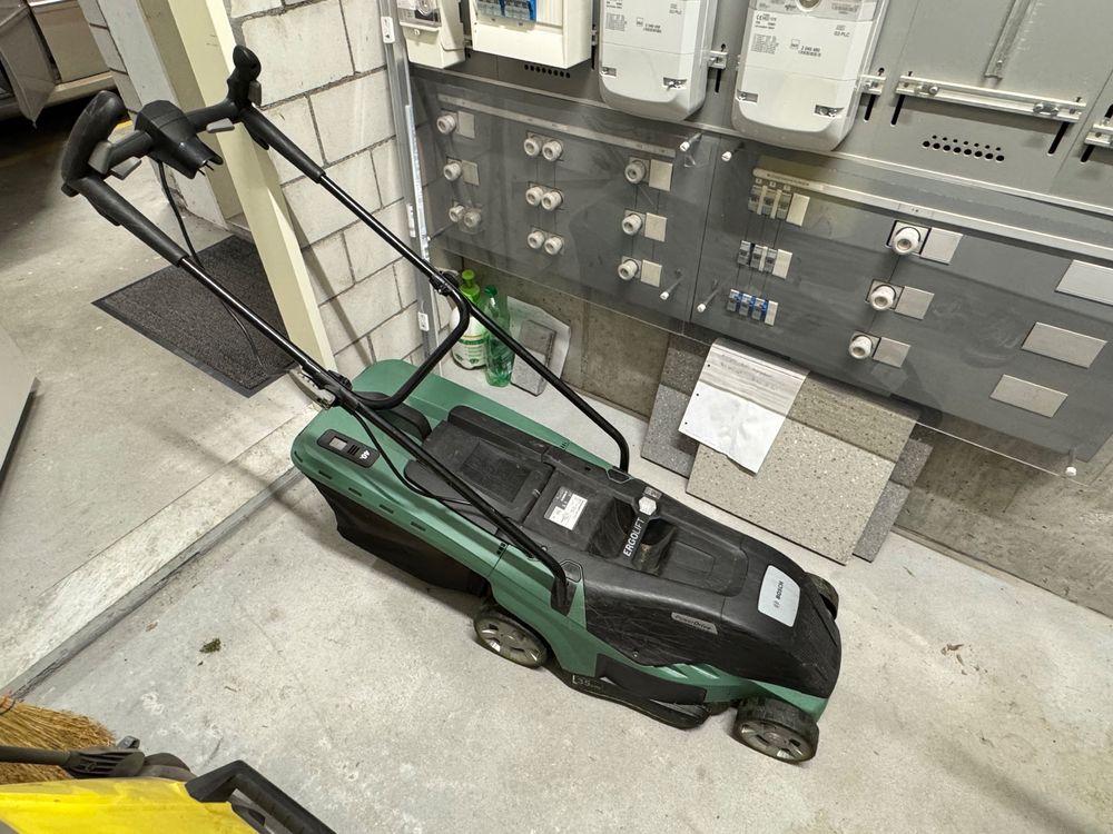 Bosch Universal Rotak 450 Rasenmäher (Gebraucht) in Boppelsen für