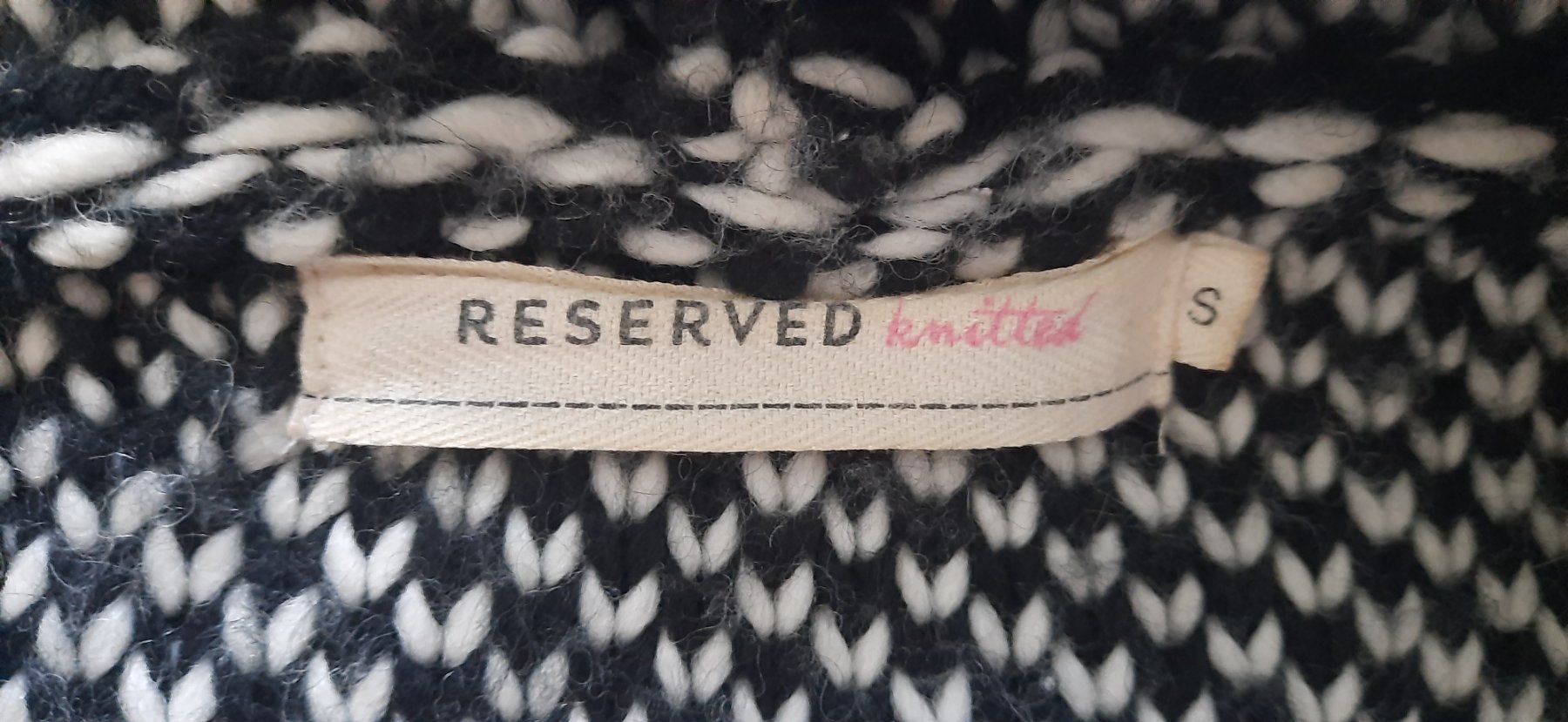 Maglioni & Felpe: Kapuzenpullover roz S/ M Reserved – Usato da Wauwil venduto da Sanczeza 5