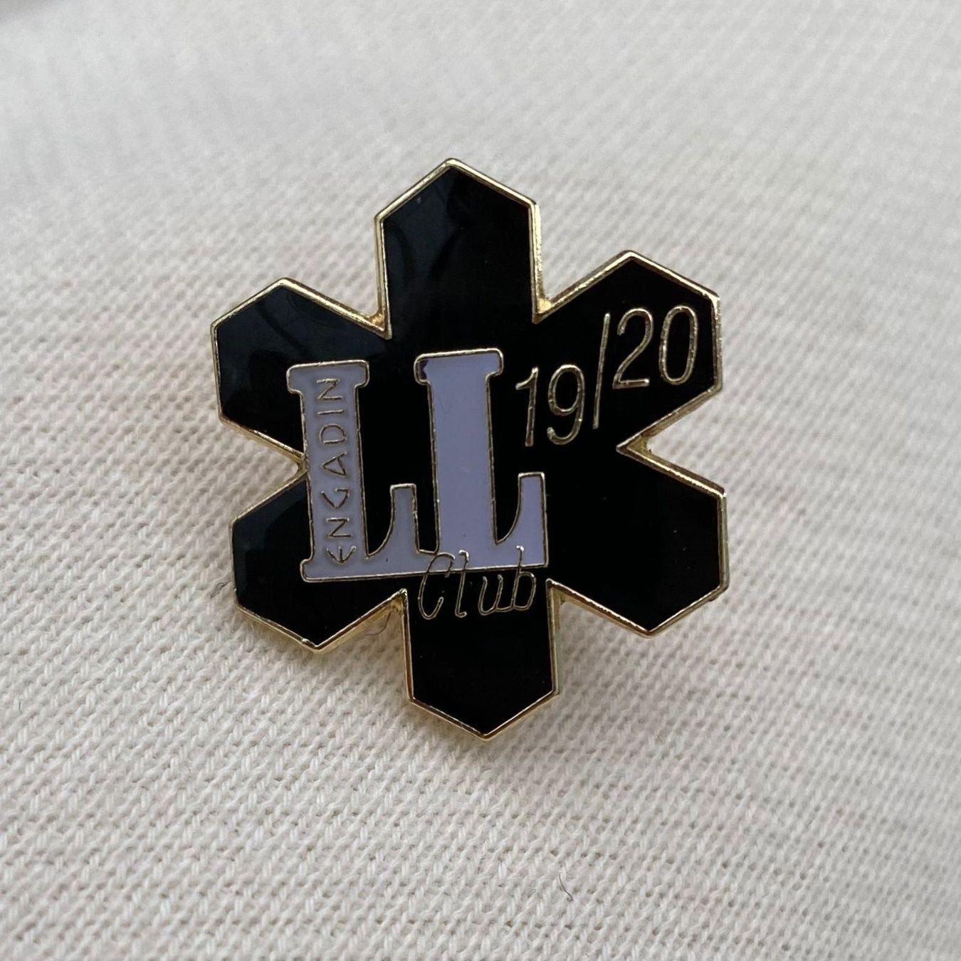 Broschen & Nadeln: Pin Engadin Langlauf Club 19/20 – Gebraucht aus Zürich von ClosetQueen