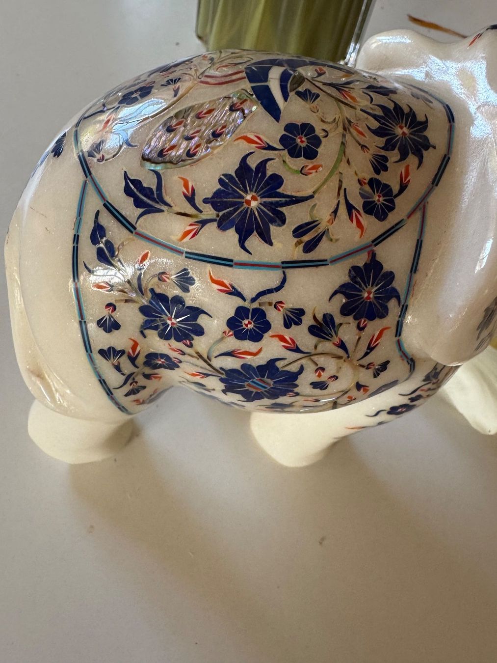 Statuette: Elefantenfigur aus Marmor mit Lapislazuli (Indien) – Usato da Zürich venduto da diesunddasvintage 8