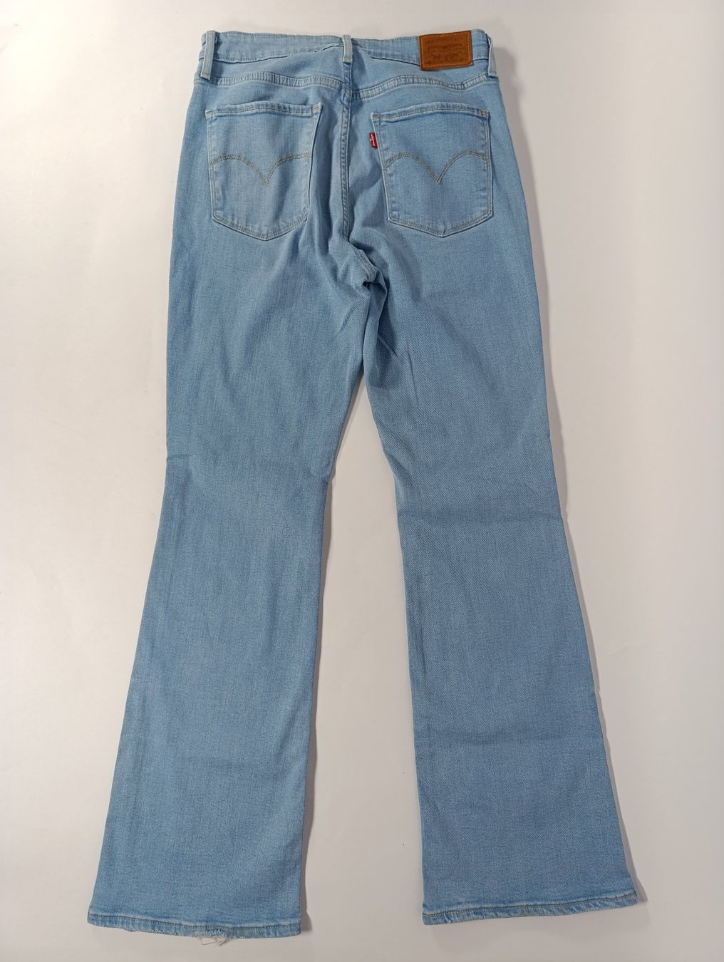 Levi's Jeans: LEVI'S PREMIUM jeans bleu clair taille 38 – Usato da Thielle venduto da Plusvalue_Neuchatel 1
