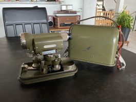 Ancien Instrument à Niveler Kern Aarau
