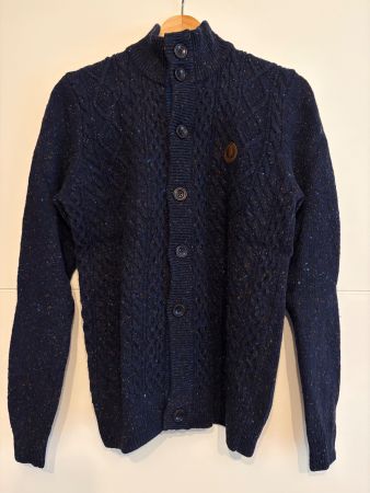 Fred Perry Donegal Strickjacke Navy – 100% Wolle – Grösse S