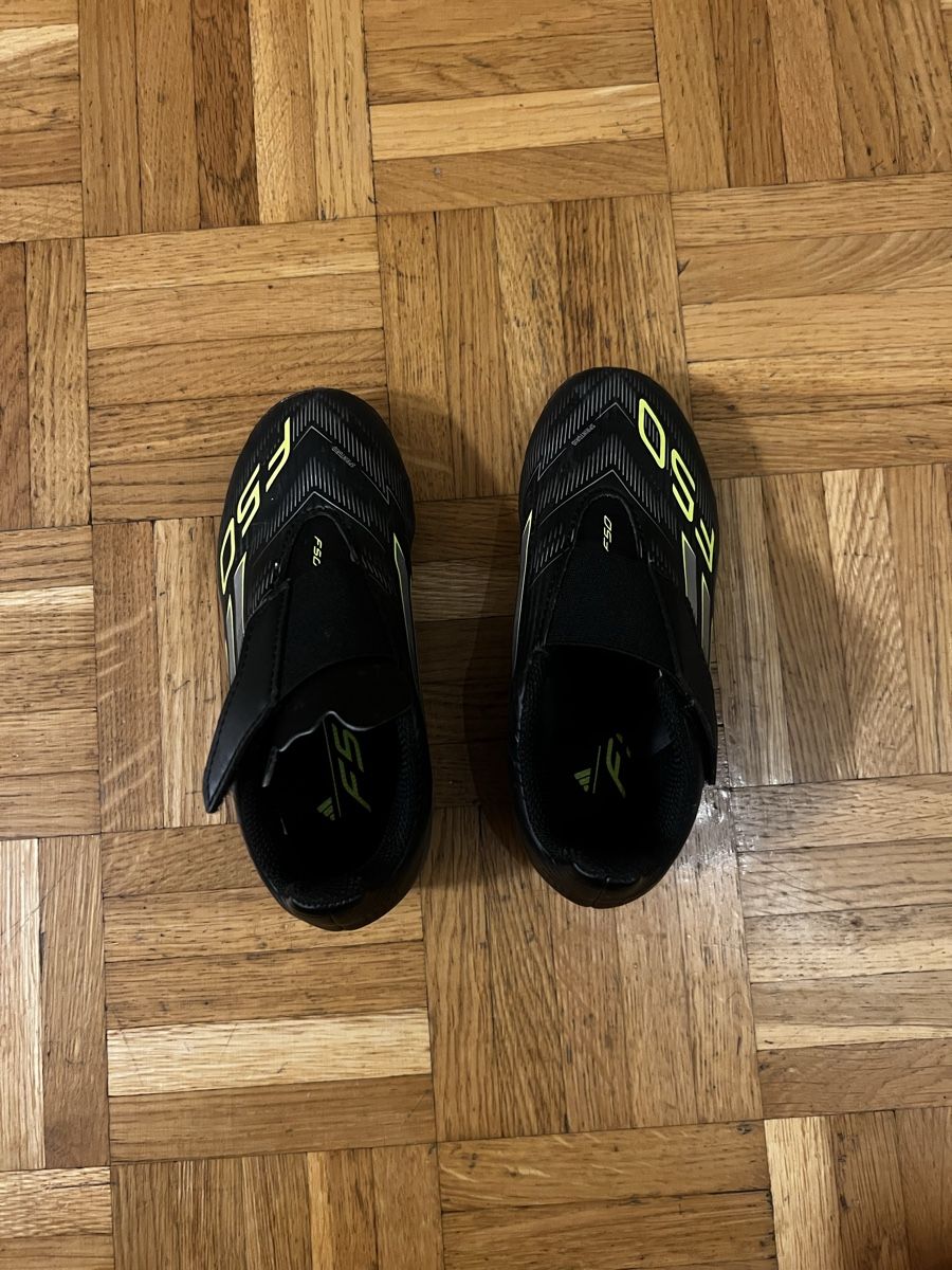 Adidas Schuhe für Jungen: Fussball-Nockenschuhe Gr. 29 – Neu (gemäss Beschreibung) aus Zürich von saramazim 1
