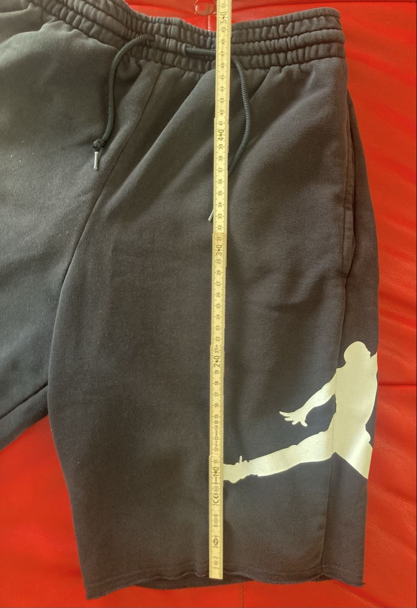 Jordan Pantaloni: Shorts Jordan noir taille M – Usato da Chêne-Bougeries venduto da GiovannaDiLoreto 2