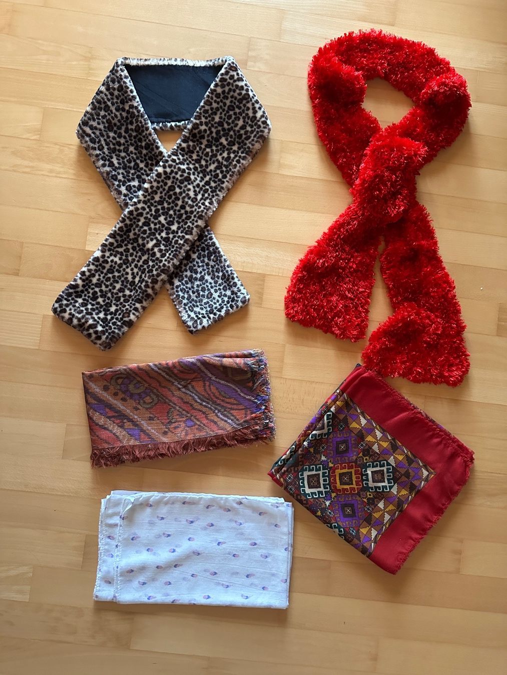 Foulard & Sciarpe: 2x Stola, 2x Foulard, 1x Loop weiss – Usato da Wallbach venduto da logologo01