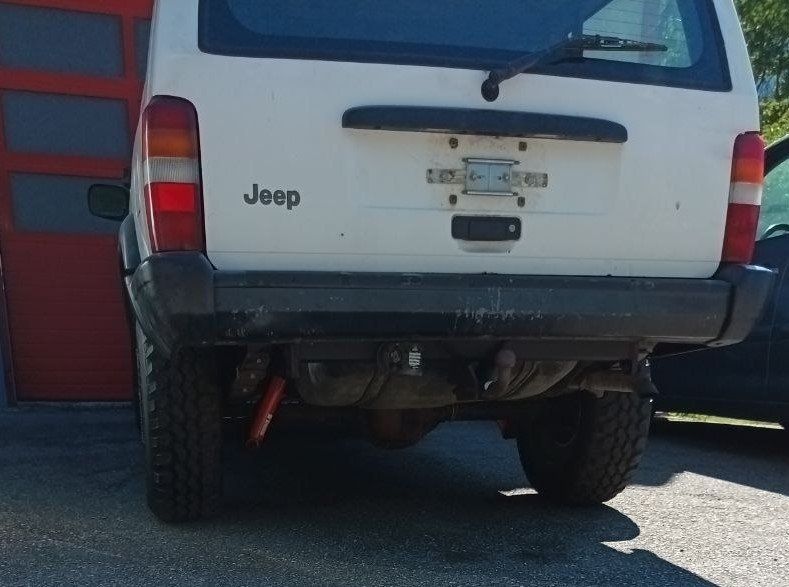 Jeep Automobili: Jeep Cherokee xj 4x4 2.5 TD – Usato da Gudo venduto da dispo3 9
