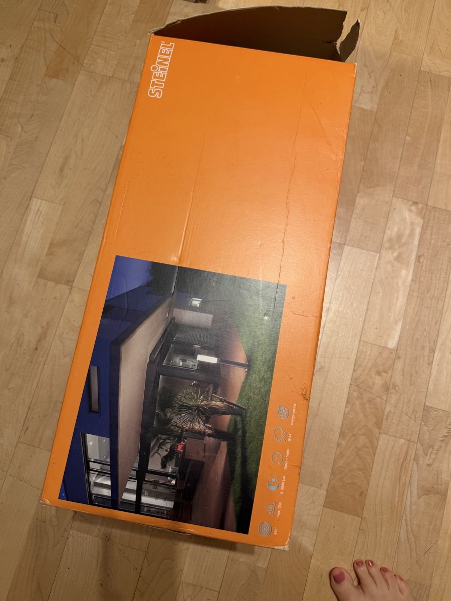 Lampes: Sensor Aussenleuchte GL 60 S – Neuf avec emballage d'origine à Zürich par viakovle 1