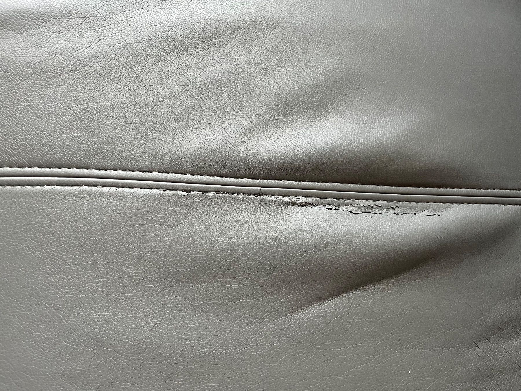 Sofas: Ledersofa grau 3-Sitzer gebraucht mit Mängeln – Gebraucht aus Scherzingen von Nudle-58 2