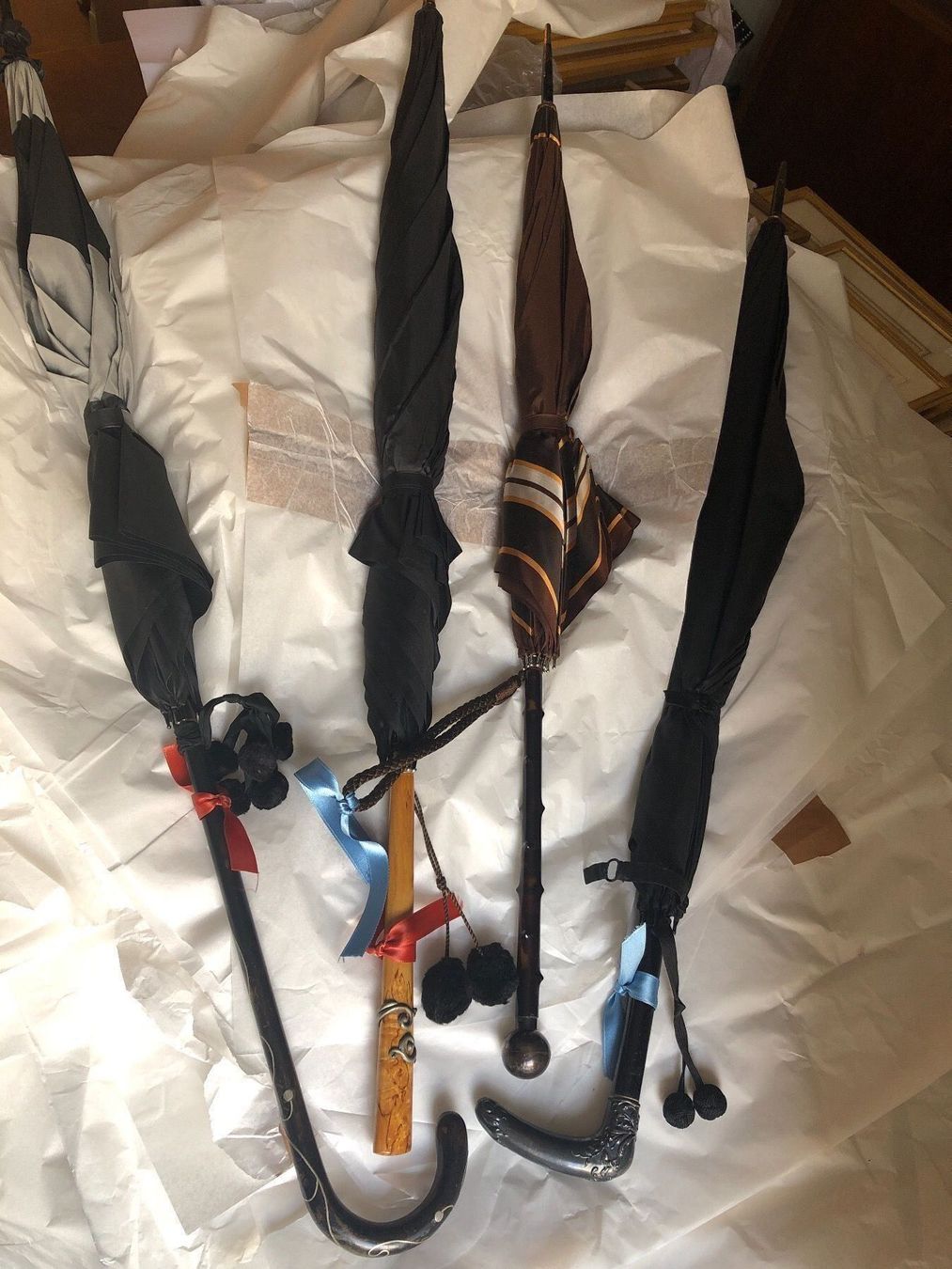 Ombrelli: Lot: 4 antike Schirme. – Usato da Wald ZH venduto da mlnt 2