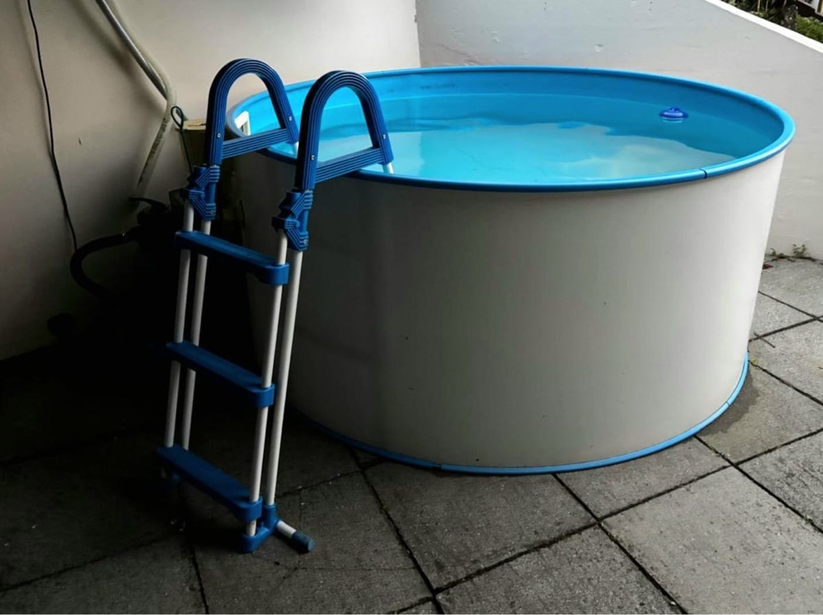 Piscines: Stahlwannen Pool Durchmesser 2 Meter – D'occasion à Ennetmoos par Mfurrer1
